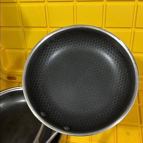 HEXCLAD 3 Piece Nonstick Stainless Steel Frying Pan Set 8,10 12” $400 - Picture 6 of 7